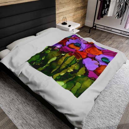 Floral Field: Velveteen Plush Blanket - Image 12