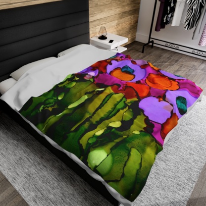 Floral Field: Velveteen Plush Blanket - Image 4