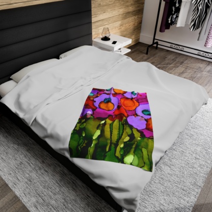 Floral Field: Velveteen Plush Blanket - Image 8